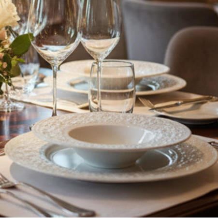 Tanier hlboký 24 cm STONE biely